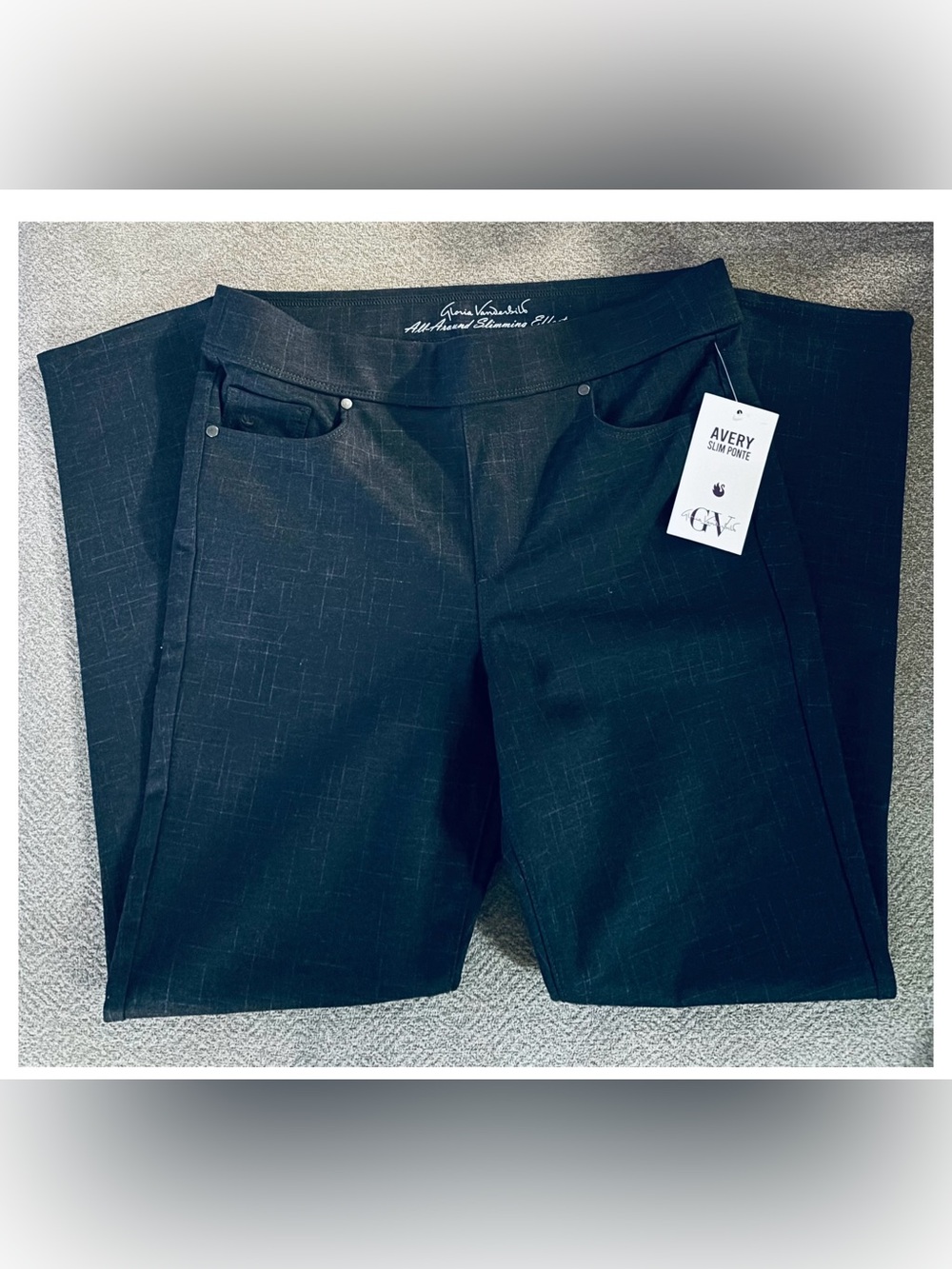 Gloria Vanderbilt Avery Straight-Leg Pull-On Pants in Charcoal Black - Picture 5 of 8